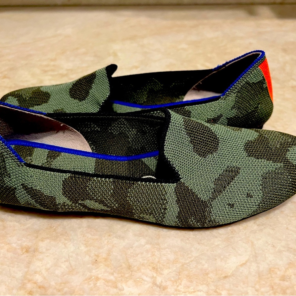ROTHY’S loafer slip on flats. 6.5 GREAT CONDITION! - Picture 2 of 4